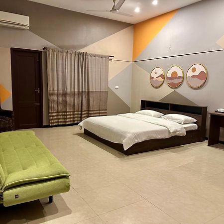 Costa Verde Luxury Seafront Villa 첸나이 외부 사진